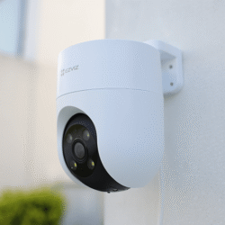 EZVIZ H8c 2K - Pan and  Tilt Wi-Fi Camera in 2K